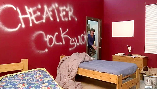 Thirsty Aaron & Kyle Get Wild - Big Dicks at School