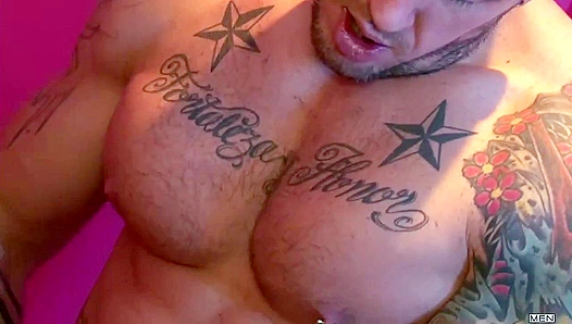 Scott Hunter & Harley Everett - Hot for the Cable Guy's Cock - UK Hunks