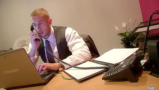 Scott Hunter & Harley Everett - Hot for the Cable Guy's Cock - UK Hunks