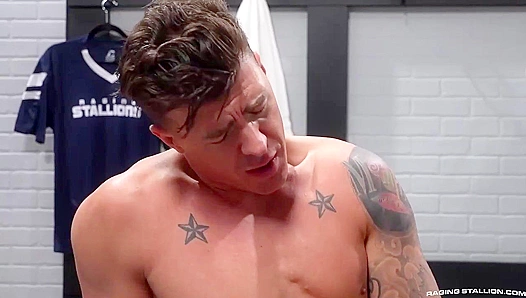 JJ Knight & Luca del Rey - Hot Locker Room Bang - Raging Stallion