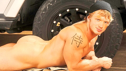 Mechanic James Huntsman Shows Off His Cock - Nextdoor Temptation