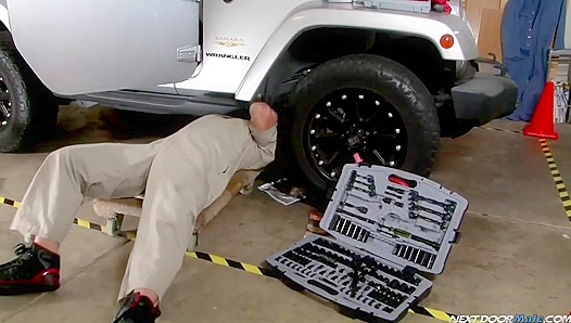 Mechanic James Huntsman Shows Off His Cock - Nextdoor Temptation