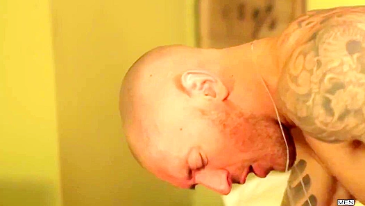 Beefy Brits Paddy and Francesco Sodomize Each Other Wildly