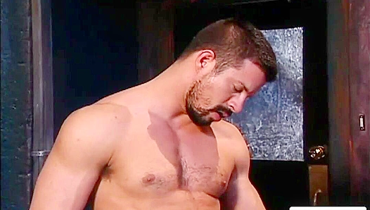 Hot Smoker Seduction - Luke Riley & Kyle King Light Up the House