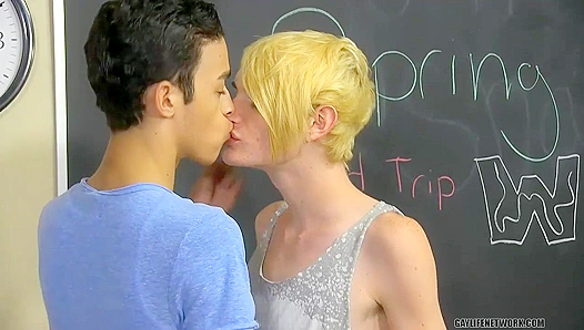 Teach Twinks - Preston & Dustin Skip Studying for Hot Gay Fun