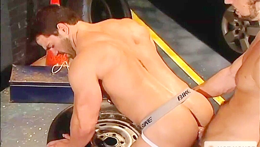 Thirsty Vince & Andreas Prone Boning in the Hot House