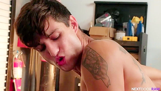 Roman Todd Fucks Elliot Finn Brutally at Work - Nextdoor Raw