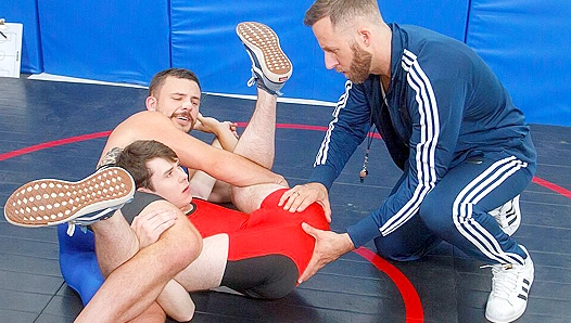 Coach Joel Puts the Moves on Dakota Lovell and Eric Fuller - Varsity Grip Heat-Up