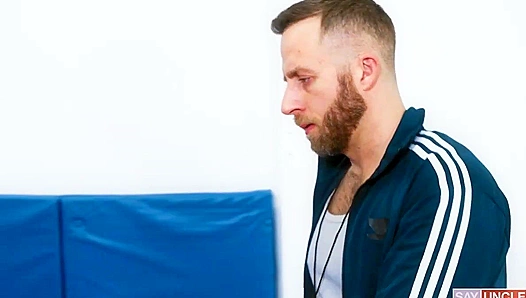 Coach Joel Puts the Moves on Dakota Lovell and Eric Fuller - Varsity Grip Heat-Up