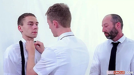 Muscle Men Mission - Adrian Duval & Aaron Allen Take On Madision's Divine Cock