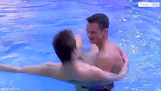 Amateur Hotties Pound Each Other Like Pros - Staxus