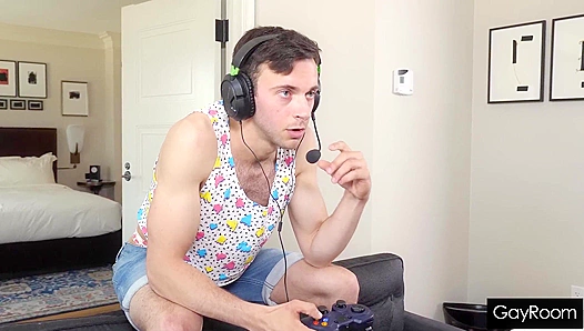 BrokeGay Gamer Twink Gets Drilled by Hungry Delivery Dude