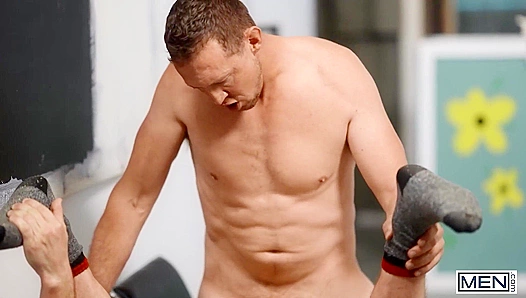 Paul Canon Discovers a Glory Hole at the Art Gallery, Finding Pierce Paris Ready for Him