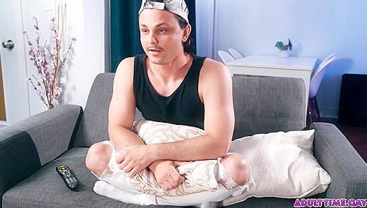 Straight Guy Enzo Gives His First Blowjob & Gets Fucked by Best Friend Derek