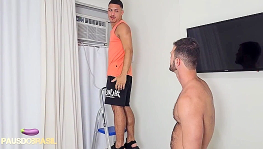 Hot Maintenance Man Gets Handy with His Tools and Dick