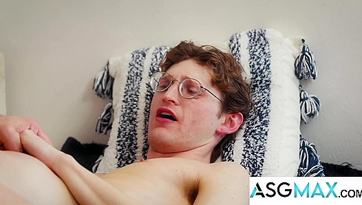 Director Greg McKeon Pounds Twink Blogger Hard On Set