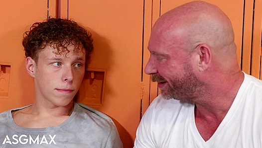 PrideStudios - Big Ol’ Stepdad Pounds His Twink Stepson, Making Him Scream and Squirm Wildly