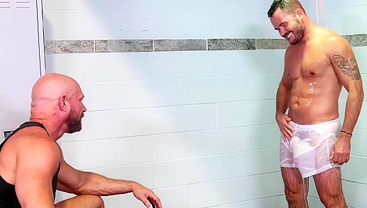 Mature BF Killian Knox Fucks A Massive Cock In The Shower ExtraBigDicks