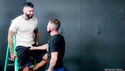 Rikk York’s Massive Dick Gets a Rough Hand Job and Cums Like a Fucking Champ