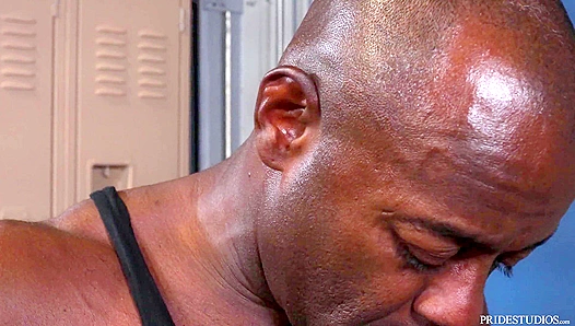 Aaron Trainer Pounds Some Ass In The Locker Room With His Extra Big Dick