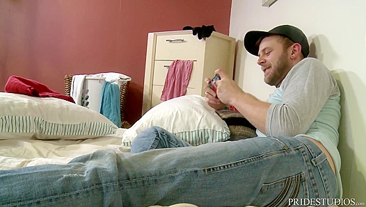 He's Been Gaming All Day & BF’s Sucking Face Off Him Like a Champ