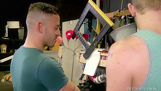 Hairy Dicks Get Sucked Raw by Irish Stranger, Cums Explode Wildly!!