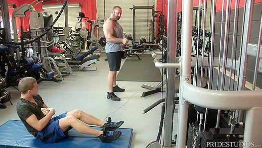 Daddy Bear Pounds Twink's Ass While Fixing His Workout Injury