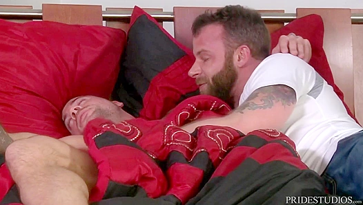 3-Way Action with Stud Sean Duran and Mature Dudes Over 30 Pounding Each Other Raw