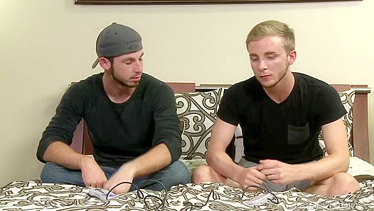 BFFs Slam Each Other’s Tight Asses with Extra Big Dicks