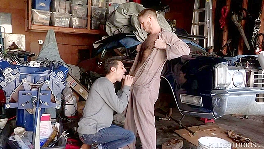 DylanLucas Rams His Big Cock Into His Cousin’s Tight Ass