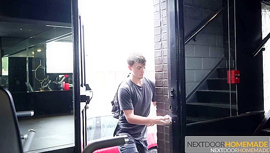 Sexy Coach Drills Hot College Student - Jax Thirio, Masyn Thorne - NextDoorHomemade