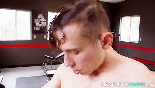 Slutty Twink Seduces Hunk Trainor - Dante Martin, Avery Jones - NextDoorTwink