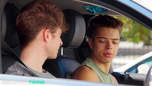 Sexy Hunk Helps Bestie Figure Out If He Is Gay - Evan Knoxx, Cody Viper - NextDoorTwink