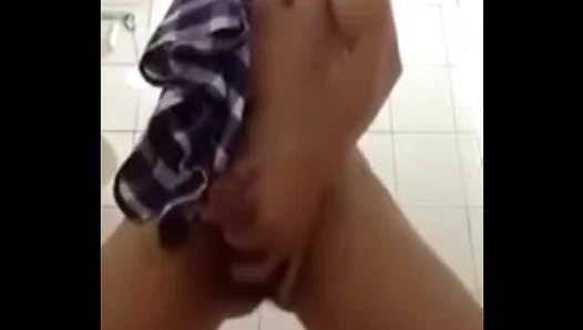 Asian Boy 18+ Shows Off His Sexy Moves in a Solo Gay Session