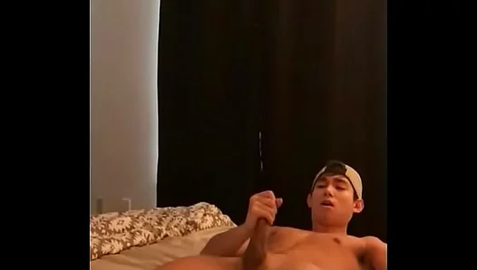 AllhapaGay: Intimate 14–Minute Encounter Between Asian Boys 18+