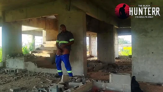 Horny Worker Jerks Off and Cums in Dirty Boots Outdoors – Amateur Boot Fetish