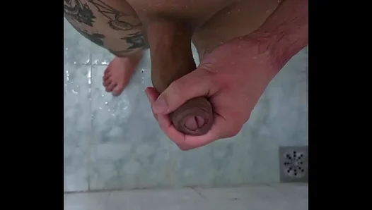 Well–Endowed Straight Guy Enjoying a Sensual Bath Solo