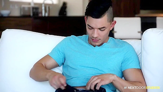 Horny Ethan Slade Seduces Sexy Mover Jackson Traynor - Nextdoor Heat