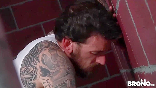 Zane Anders and Cellmate Bareback Blasting - Bromo US