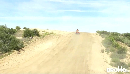 Hunky Beefcakes Leon & Aspen Hardcore Outdoor Fucking - Bromo US