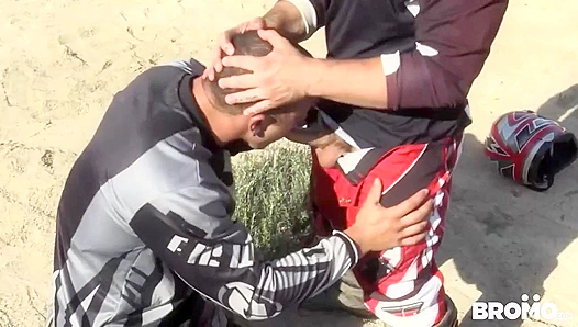 Hunky Beefcakes Leon & Aspen Hardcore Outdoor Fucking - Bromo US