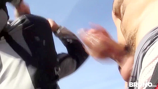 Hunky Beefcakes Leon & Aspen Hardcore Outdoor Fucking - Bromo US
