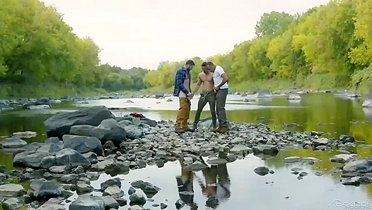 Outdoor Orgy - Skyy Knox, Derek Thibeau, & Trent King Heat Up the Scenery