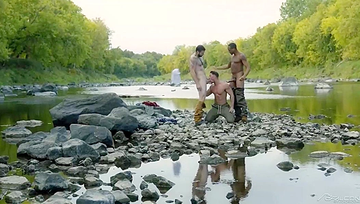 Outdoor Orgy - Skyy Knox, Derek Thibeau, & Trent King Heat Up the Scenery
