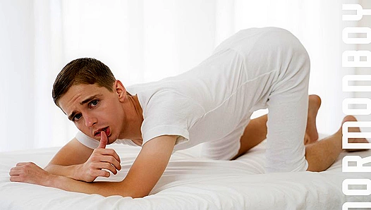 Missionary Boy Zac Gets Gaped by Beefy Daddy