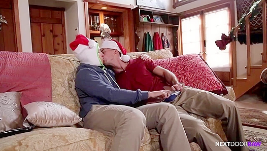 Ryan Pitt & Nate Stone - Hot Christmas Anal in Nextdoor Raw