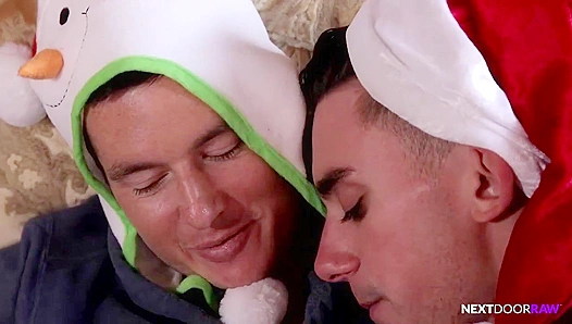 Ryan Pitt & Nate Stone - Hot Christmas Anal in Nextdoor Raw