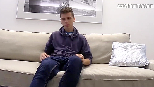 Czech Dude With a Bubble Butt Nuts Hard After Raw Anal - XXX Gay