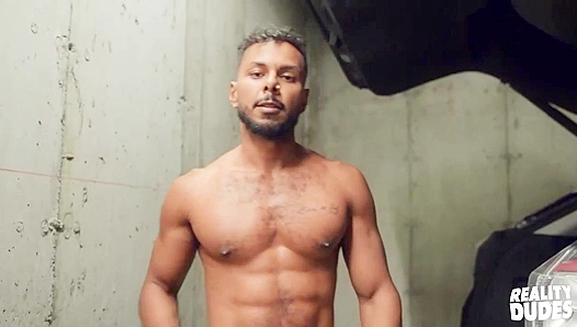 Ryan Bones Takes On Straight Beefcake Milo - Str8 Chaser Frenzy