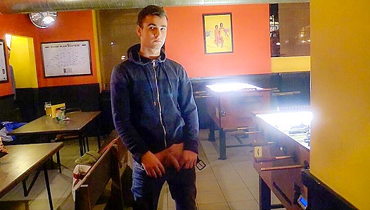 Christmas blowjob ends with a naughty facial - XXX Gay